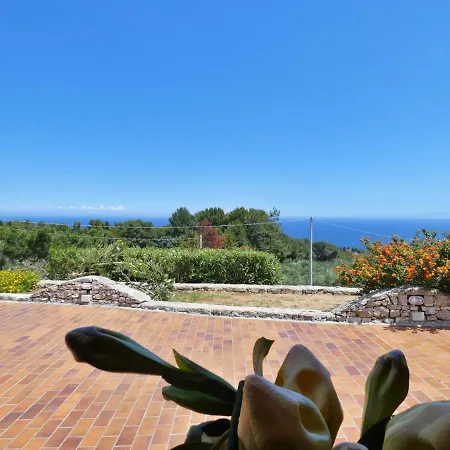 Villa Agapanto - Trulli Vista Mare Con Ampio Giardino Privato